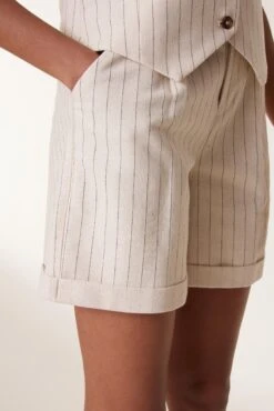 LEON & HARPER Short Quirin Vertic