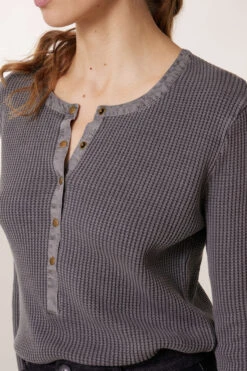 LEON & HARPER T-shirt Thaisse PLN 8 LEON & HARPER T-shirt Thaisse PLN -LEON & HARPER Shop T SHIRT THAISSE PLN CARBONE 4